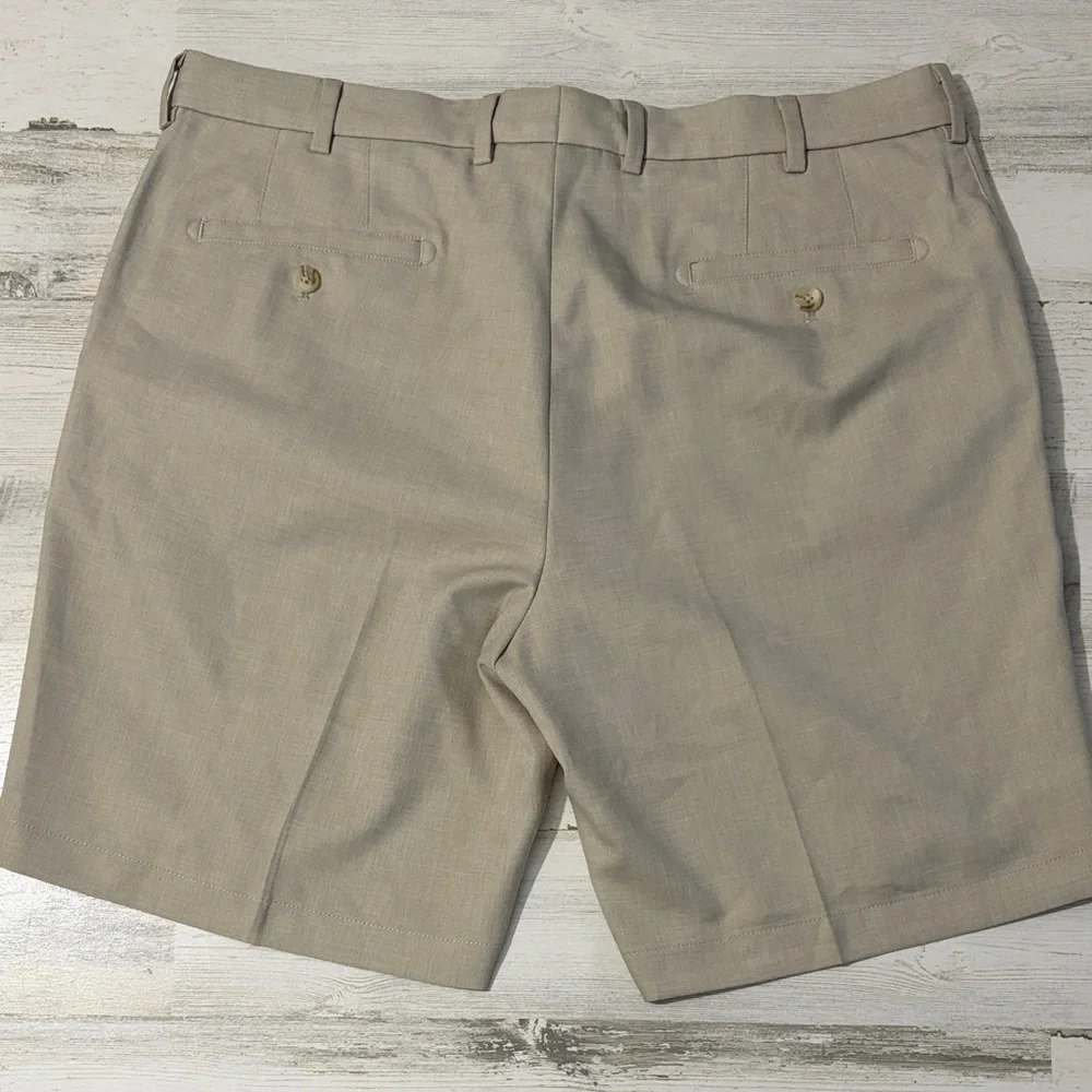 Peter Millar Beige Flat Front Shorts Size 36